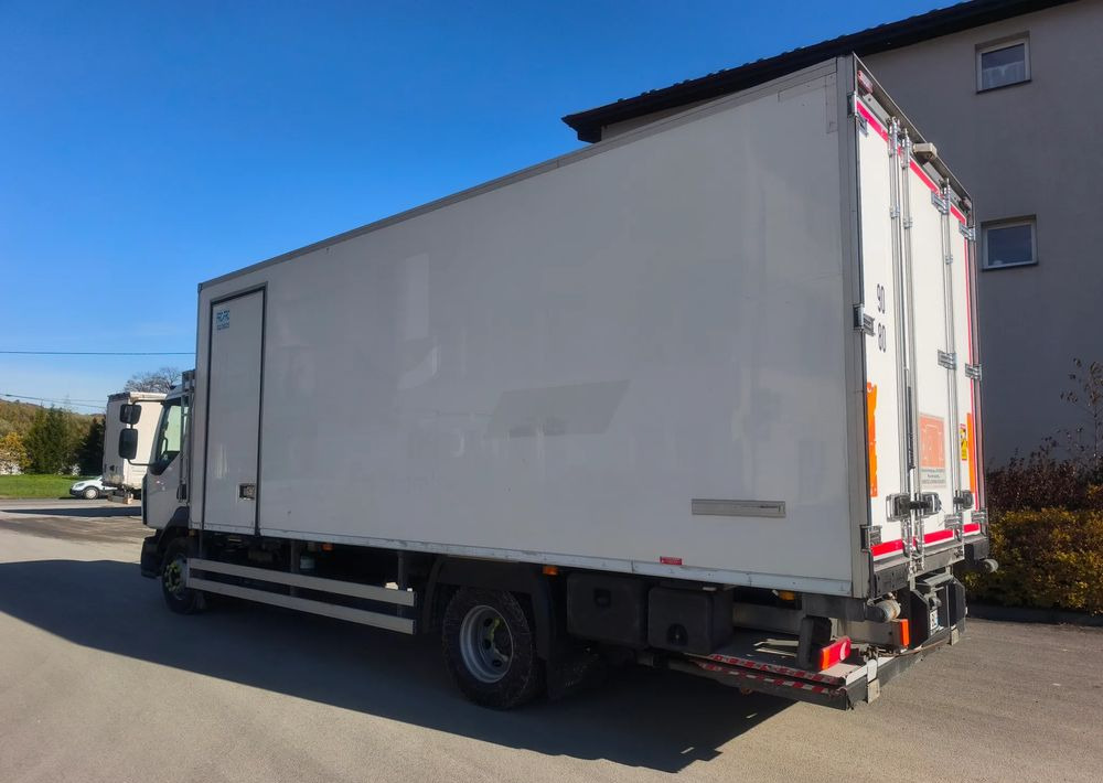 Renault GAMA D 16.250 chłodnia izoterma 16 palet klima - Camión frigorífico: foto 4 Renault GAMA D 16.250 chłodnia izoterma 16 palet klima - Camión frigorífico: foto 4
