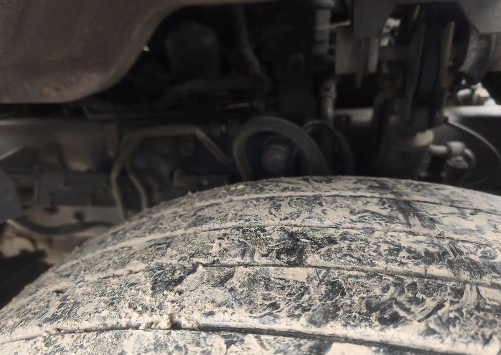 Renault Gama D 18.280 rama do zabudowy poduszka - Camión chasis: foto 4 Renault Gama D 18.280 rama do zabudowy poduszka - Camión chasis: foto 4