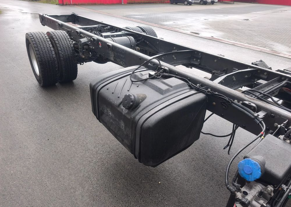 Renault Midlum 220.14 220.16 rama do zabudowy poduszka - Camión chasis: foto 5 Renault Midlum 220.14 220.16 rama do zabudowy poduszka - Camión chasis: foto 5