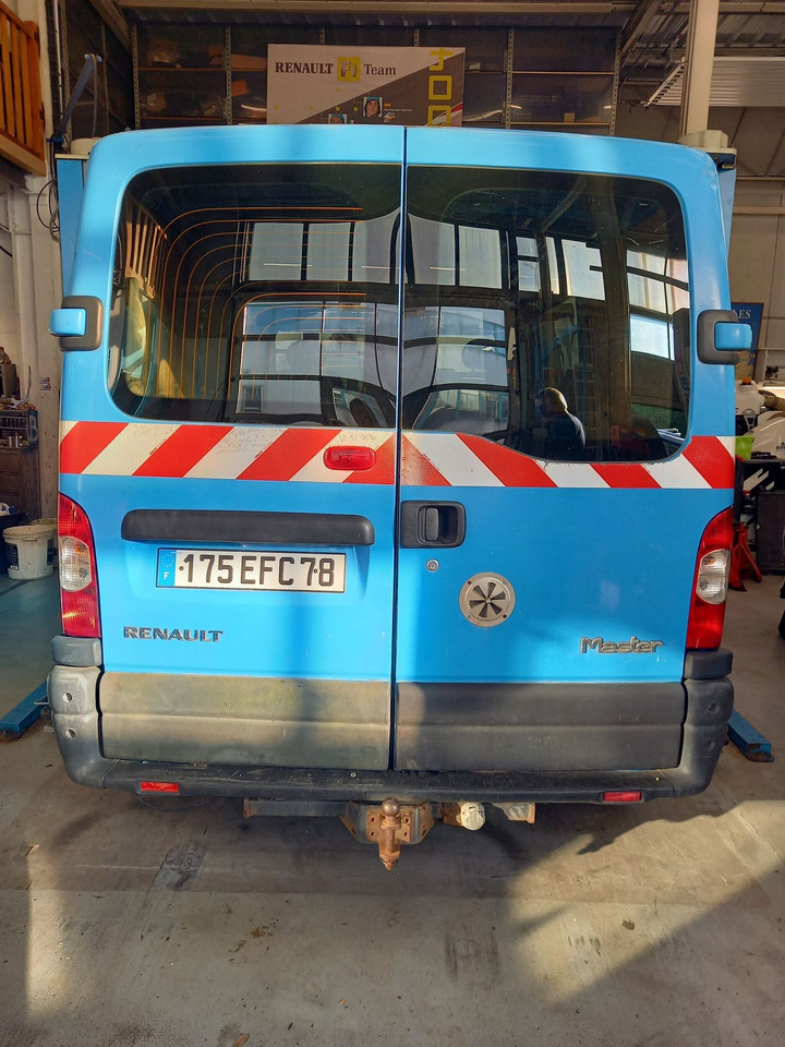 RENAULT MASTER H1/L1 - Véhicule utilitaire Diesel - DCI 100 - Fourgon tôlé H1/L1 - Centralisation - Vitres électriques- Boite 6 vitesses - Attache remorque - Intérieur doublé en bois. - Furgón: foto 5 RENAULT MASTER H1/L1 - Véhicule utilitaire Diesel - DCI 100 - Fourgon tôlé H1/L1 - Centralisation - Vitres électriques- Boite 6 vitesses - Attache remorque - Intérieur doublé en bois. - Furgón: foto 5