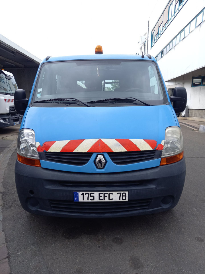 RENAULT MASTER H1/L1 - Véhicule utilitaire Diesel - DCI 100 - Fourgon tôlé H1/L1 - Centralisation - Vitres électriques- Boite 6 vitesses - Attache remorque - Intérieur doublé en bois. - Furgón: foto 1 RENAULT MASTER H1/L1 - Véhicule utilitaire Diesel - DCI 100 - Fourgon tôlé H1/L1 - Centralisation - Vitres électriques- Boite 6 vitesses - Attache remorque - Intérieur doublé en bois. - Furgón: foto 1