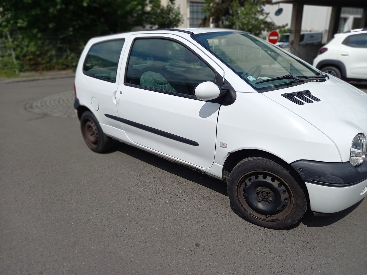 RENAULT TWINGO - Berline essence - 3 portes - 4places - Vitr - Coche: foto 2 RENAULT TWINGO - Berline essence - 3 portes - 4places - Vitr - Coche: foto 2