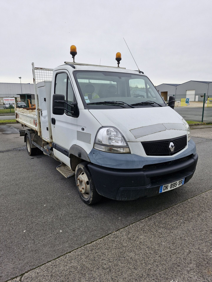 Renault Mascott  3.5T- (Disponible à compter du 24/11/2025) 3 places avec benne basculante hydraulique. BEG. Vendu sans CT. Véhicule roulant. Entretien régulier. Arrêté début 2025 pour souci passage d - Volquete furgoneta: foto 1 Renault Mascott  3.5T- (Disponible à compter du 24/11/2025) 3 places avec benne basculante hydraulique. BEG. Vendu sans CT. Véhicule roulant. Entretien régulier. Arrêté début 2025 pour souci passage d - Volquete furgoneta: foto 1