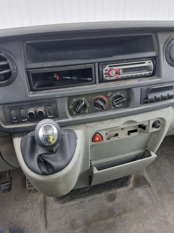 Renault Mascott  3.5T- (Disponible à compter du 24/11/2025) 3 places avec benne basculante hydraulique. BEG. Vendu sans CT. Véhicule roulant. Entretien régulier. Arrêté début 2025 pour souci passage d - Volquete furgoneta: foto 5 Renault Mascott  3.5T- (Disponible à compter du 24/11/2025) 3 places avec benne basculante hydraulique. BEG. Vendu sans CT. Véhicule roulant. Entretien régulier. Arrêté début 2025 pour souci passage d - Volquete furgoneta: foto 5