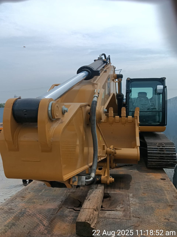 CATERPILLAR 323D3 - Excavadora: foto 1 CATERPILLAR 323D3 - Excavadora: foto 1