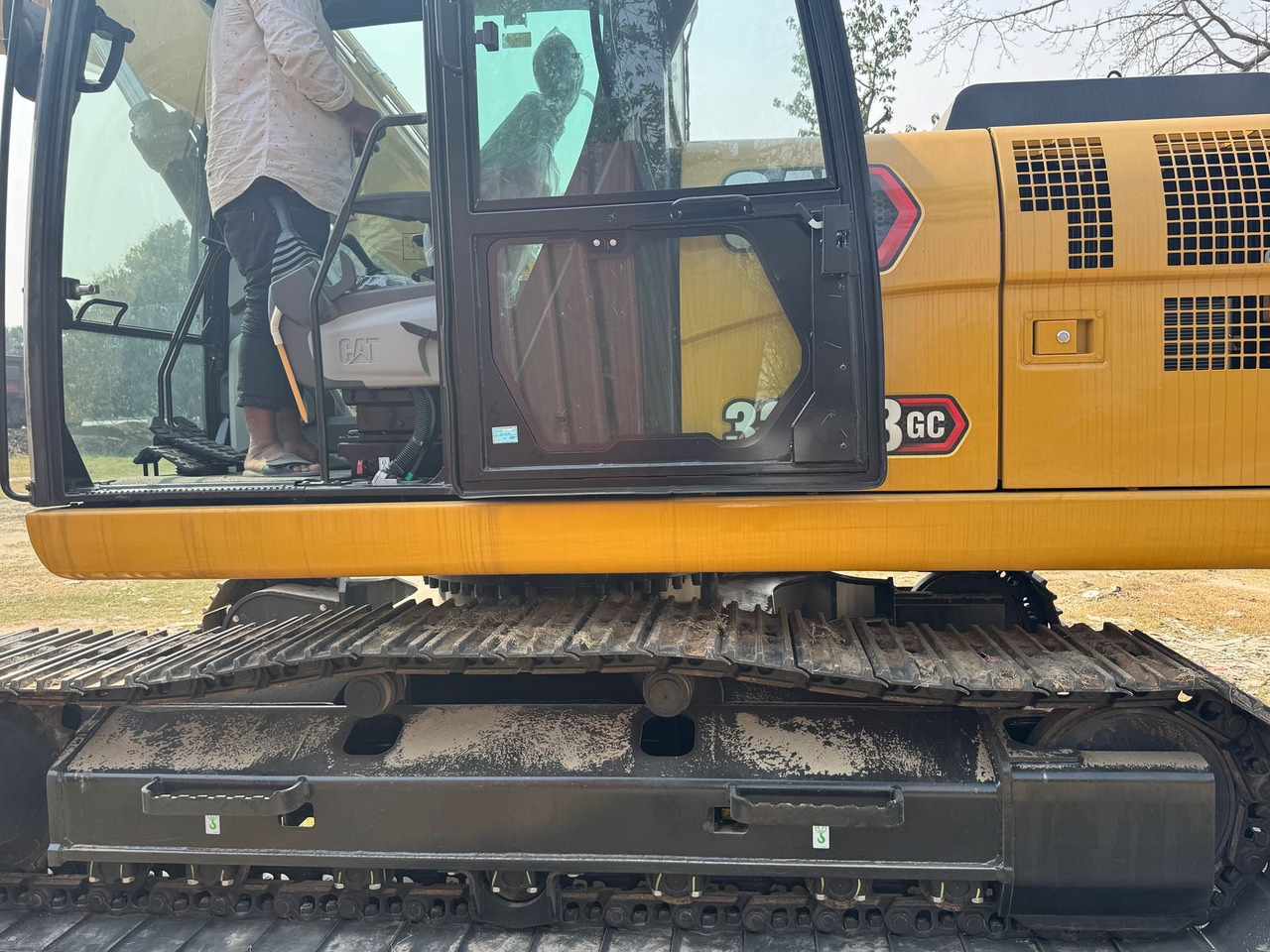 CATERPILLAR 323GC - Excavadora de cadenas: foto 3 CATERPILLAR 323GC - Excavadora de cadenas: foto 3