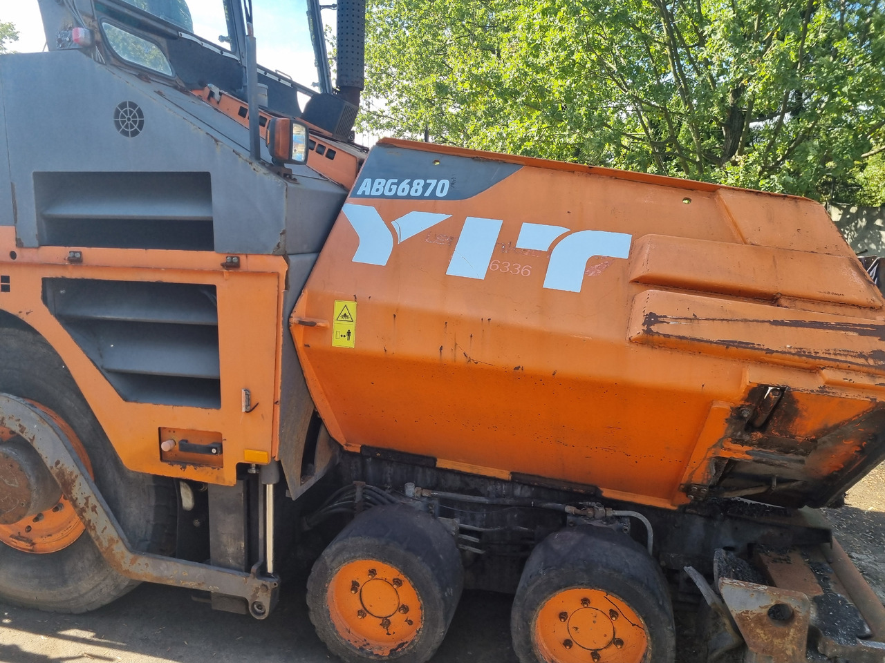 VOLVO TITAN 6870 - Pavimentadora de asfalto: foto 2 VOLVO TITAN 6870 - Pavimentadora de asfalto: foto 2