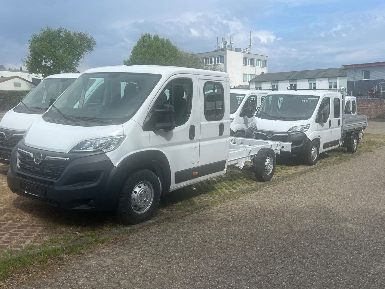 Opel Movano DoKa Kipper-Pritsche- L3H2 3,5t Edition Vermietung möglich - Volquete furgoneta, Furgoneta combi: foto 3 Opel Movano DoKa Kipper-Pritsche- L3H2 3,5t Edition Vermietung möglich - Volquete furgoneta, Furgoneta combi: foto 3