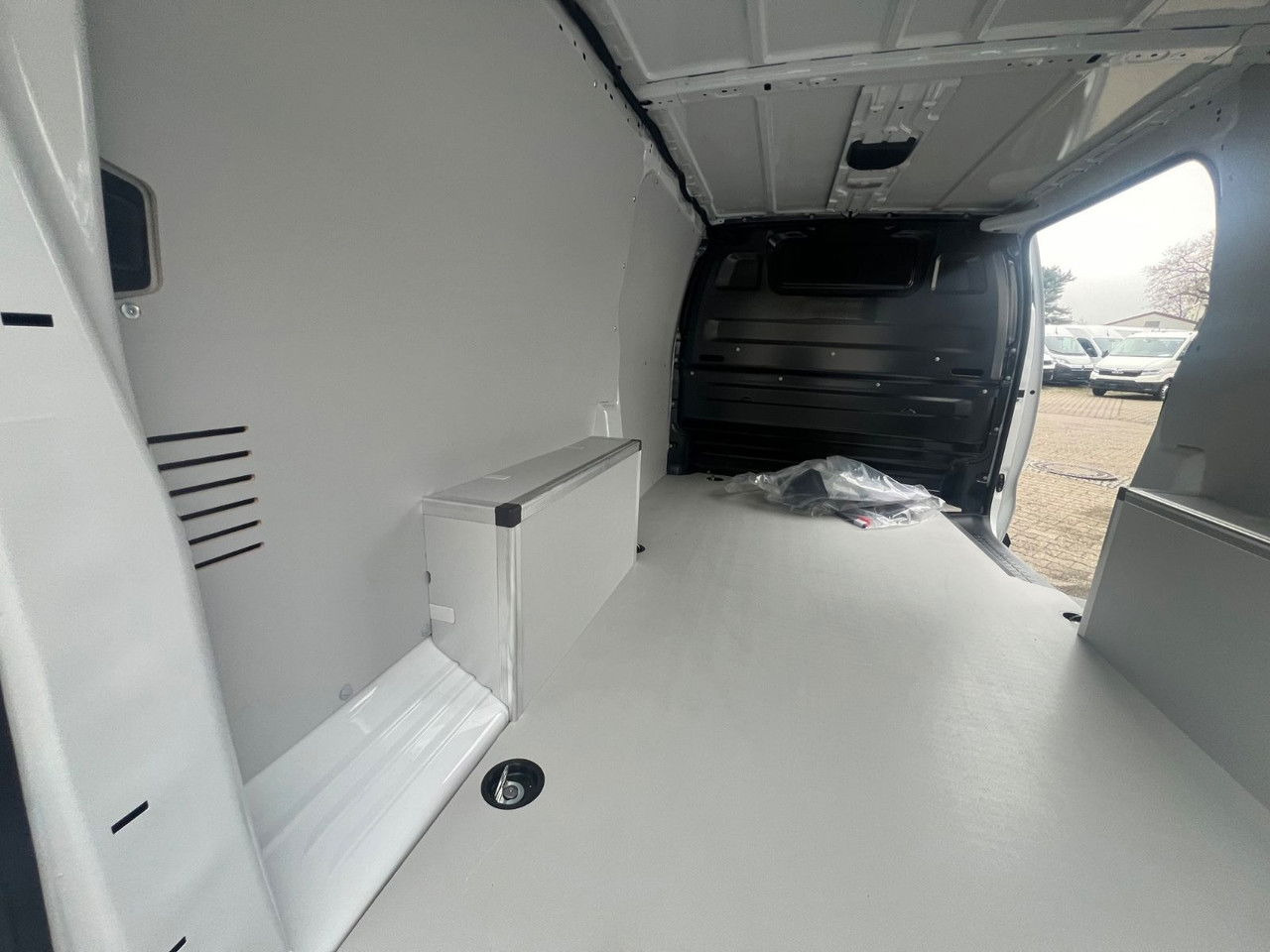 Leasing de Opel Vivaro L3H1 144 PS Schalter Allwetter AHK Rückfa Opel Vivaro L3H1 144 PS Schalter Allwetter AHK Rückfa: foto 15 Leasing de Opel Vivaro L3H1 144 PS Schalter Allwetter AHK Rückfa Opel Vivaro L3H1 144 PS Schalter Allwetter AHK Rückfa: foto 15