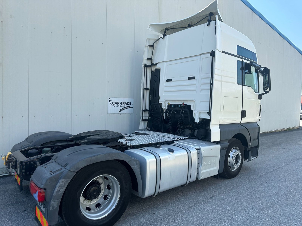 MAN TGX 18.460 XXL Intarder/Standklima - Cabeza tractora: foto 3 MAN TGX 18.460 XXL Intarder/Standklima - Cabeza tractora: foto 3