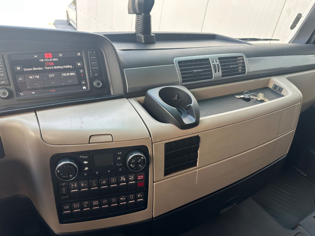 Cabeza tractora MAN TGX 18.460 XXL Intarder/Standklima: foto 10 Cabeza tractora MAN TGX 18.460 XXL Intarder/Standklima: foto 10