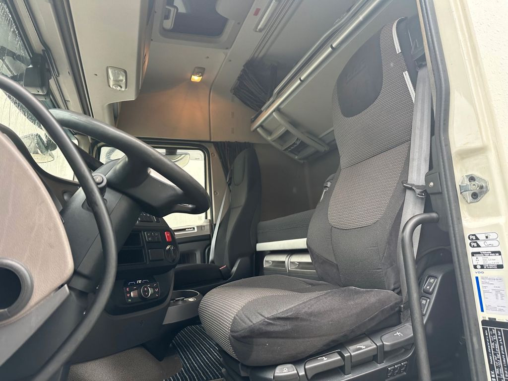 DAF XF 460 SpaceCab Retarder TÜV neu DAF XF 460 SpaceCab Retarder - Camión portacontenedore/ Intercambiable: foto 5 DAF XF 460 SpaceCab Retarder TÜV neu DAF XF 460 SpaceCab Retarder - Camión portacontenedore/ Intercambiable: foto 5