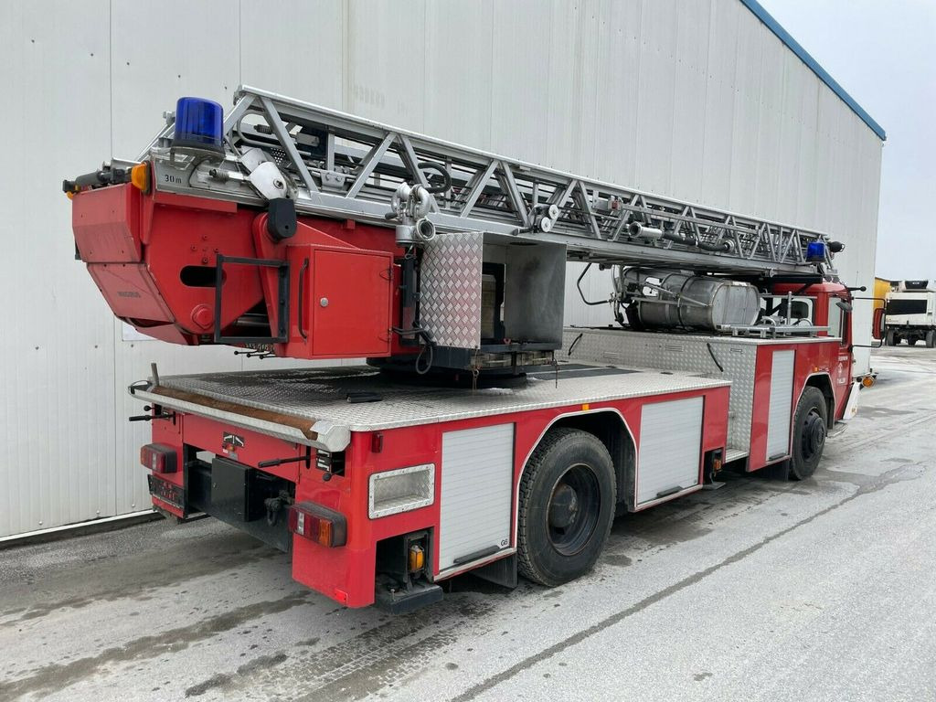 Iveco Magirus 120.25 Drehleiter 30m mit Korb! Iveco Magirus 120.25 Drehleiter 30m mit Korb! - Camión de bomberos: foto 4 Iveco Magirus 120.25 Drehleiter 30m mit Korb! Iveco Magirus 120.25 Drehleiter 30m mit Korb! - Camión de bomberos: foto 4