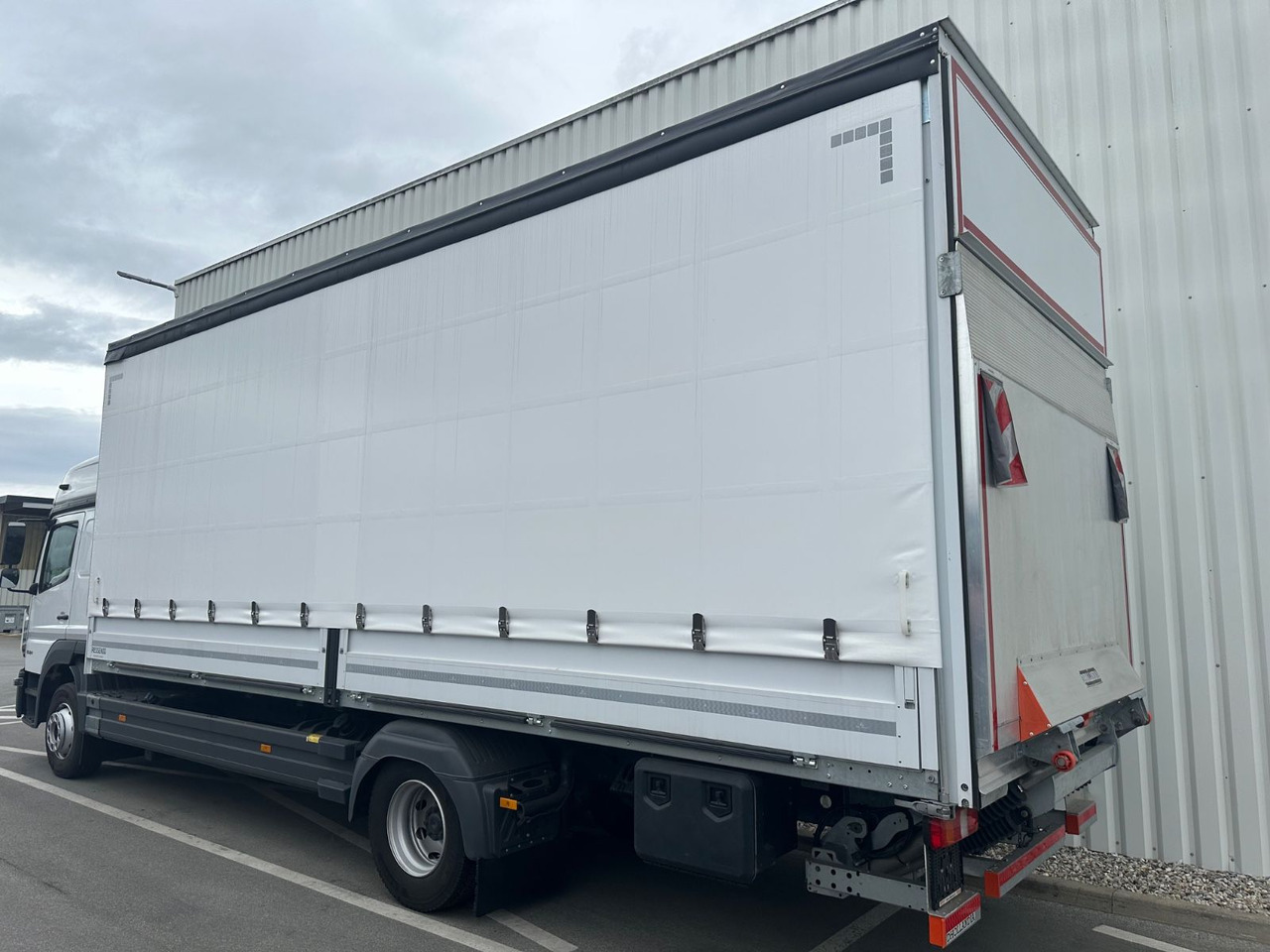 Mercedes-Benz Atego 1524 BigSpace LBW Navi/Kamera Mercedes-Benz Atego 1524 BigSpace LBW Navi/Kamera - Camión lona: foto 4 Mercedes-Benz Atego 1524 BigSpace LBW Navi/Kamera Mercedes-Benz Atego 1524 BigSpace LBW Navi/Kamera - Camión lona: foto 4