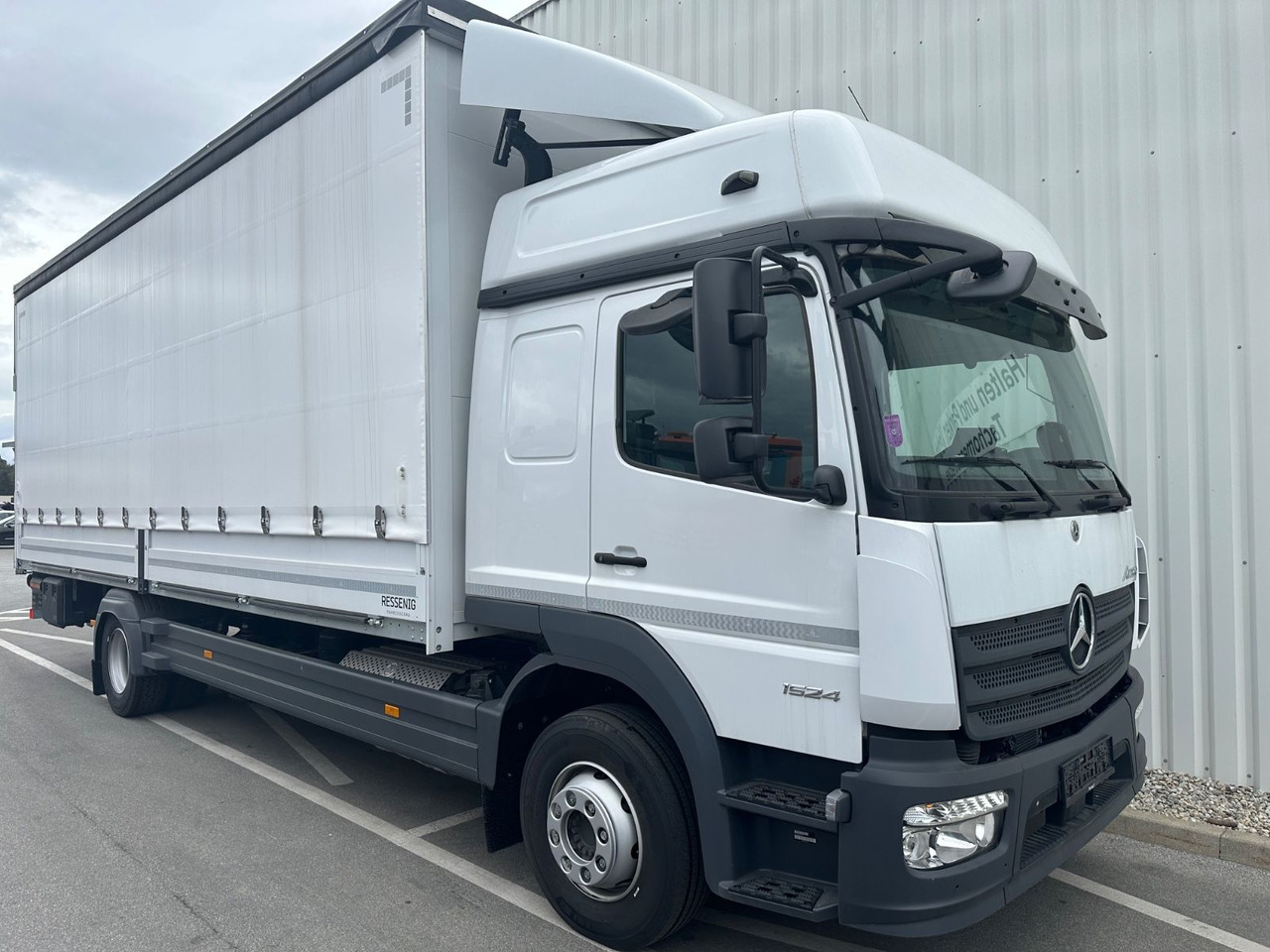 Mercedes-Benz Atego 1524 BigSpace LBW Navi/Kamera Mercedes-Benz Atego 1524 BigSpace LBW Navi/Kamera - Camión lona: foto 2 Mercedes-Benz Atego 1524 BigSpace LBW Navi/Kamera Mercedes-Benz Atego 1524 BigSpace LBW Navi/Kamera - Camión lona: foto 2