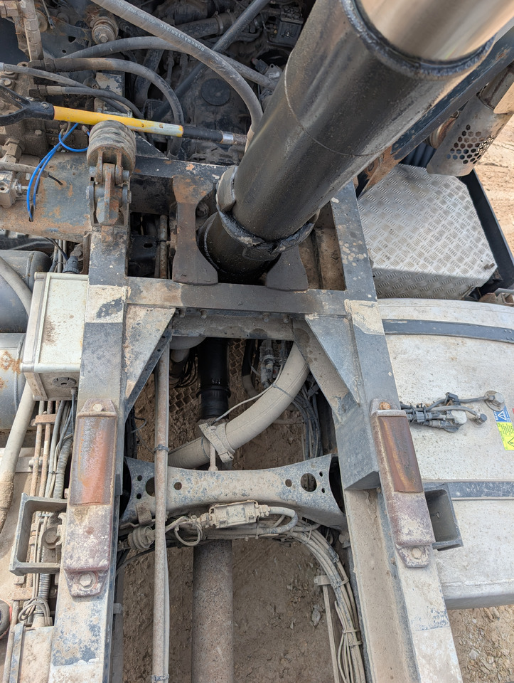 Camión volquete SCANIA R480: foto 9