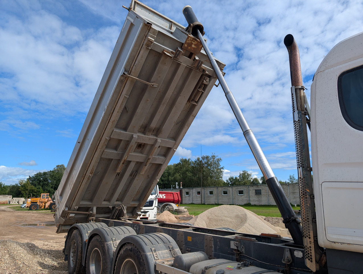 Camión volquete SCANIA R480: foto 6