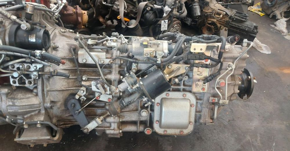 Motor para Maquinaria agrícola Silnik Hino kpl ze skrzynia biegów  jak na foto A09CTM10003: foto 9