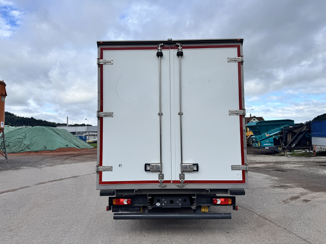 IVECO 80E190 Eurocargo Kühlkoffer (Partikelfilter defekt) - Camión frigorífico: foto 4 IVECO 80E190 Eurocargo Kühlkoffer (Partikelfilter defekt) - Camión frigorífico: foto 4