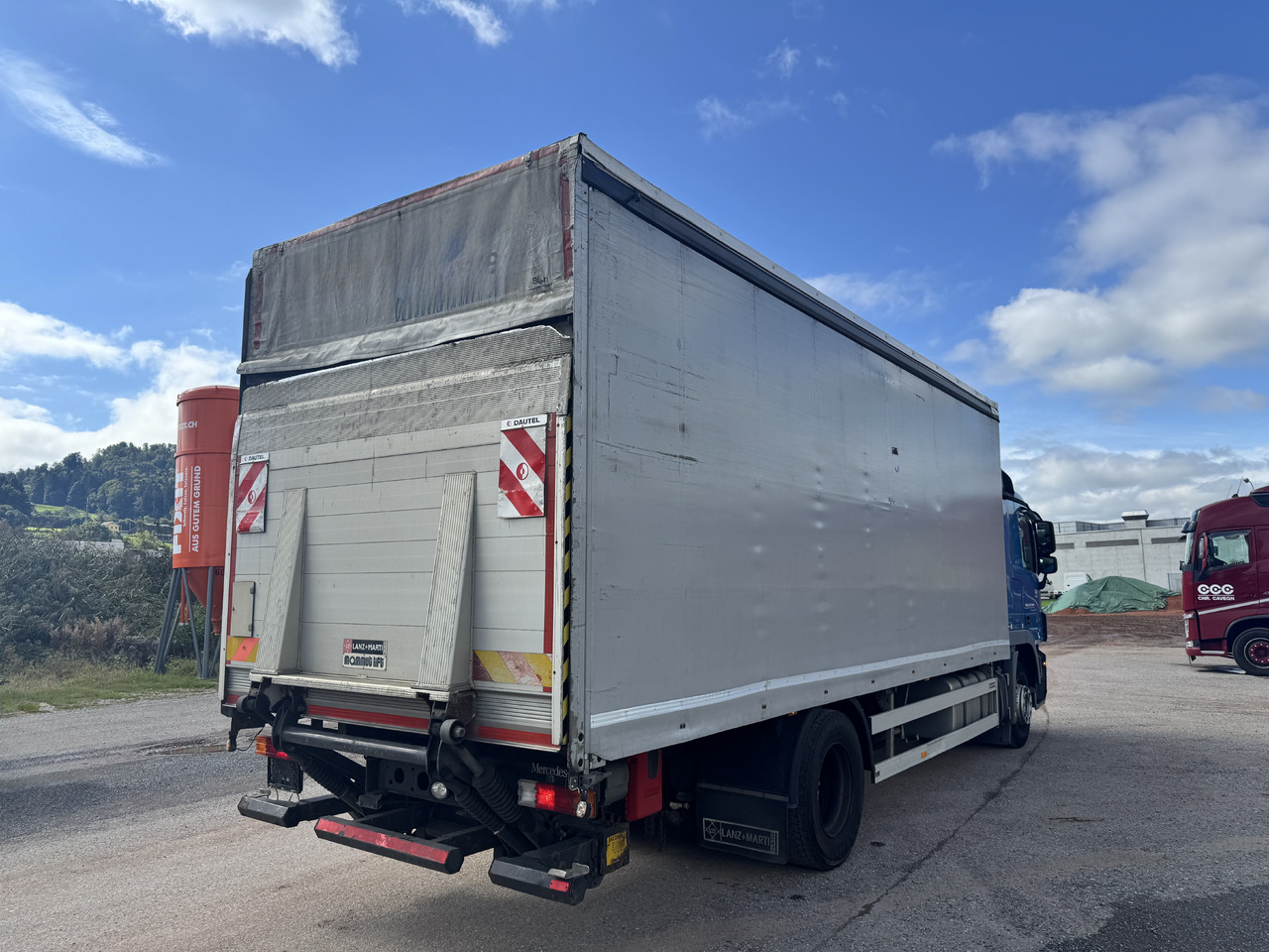 MERCEDES-BENZ Actros 1836 4x2 Blache-Hebebühne - Camión lona: foto 5 MERCEDES-BENZ Actros 1836 4x2 Blache-Hebebühne - Camión lona: foto 5