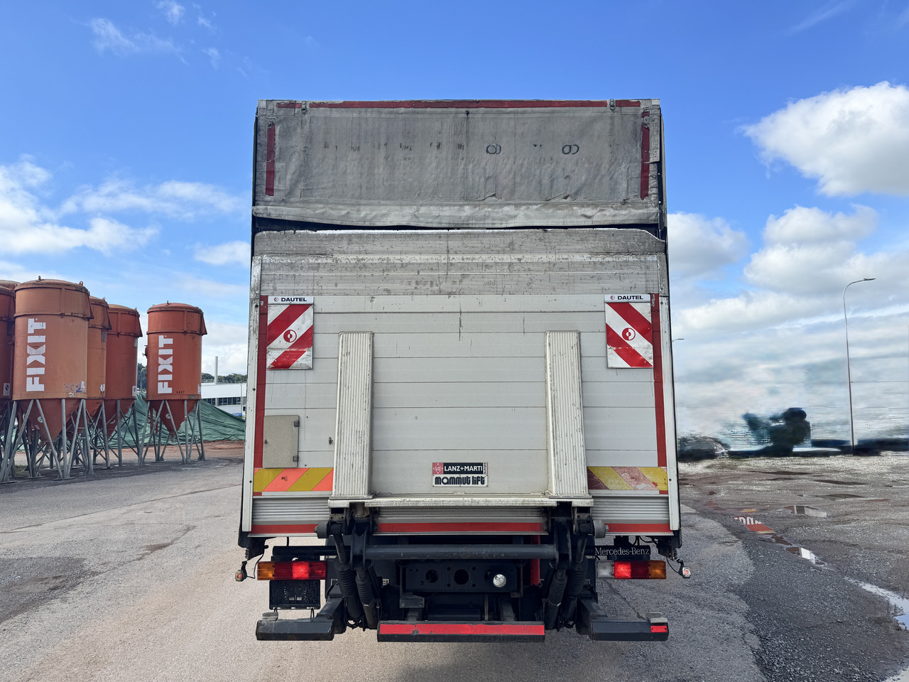 MERCEDES-BENZ Actros 1836 4x2 Blache-Hebebühne - Camión lona: foto 3 MERCEDES-BENZ Actros 1836 4x2 Blache-Hebebühne - Camión lona: foto 3