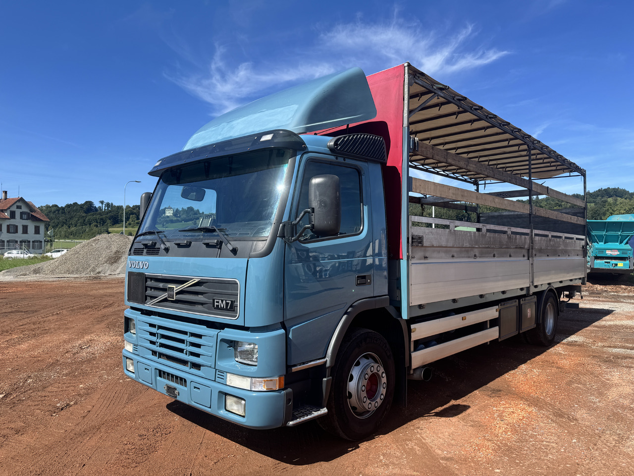 VOLVO FM7-290 4x2 Blache-Hebebühne - Camión lona: foto 1 VOLVO FM7-290 4x2 Blache-Hebebühne - Camión lona: foto 1