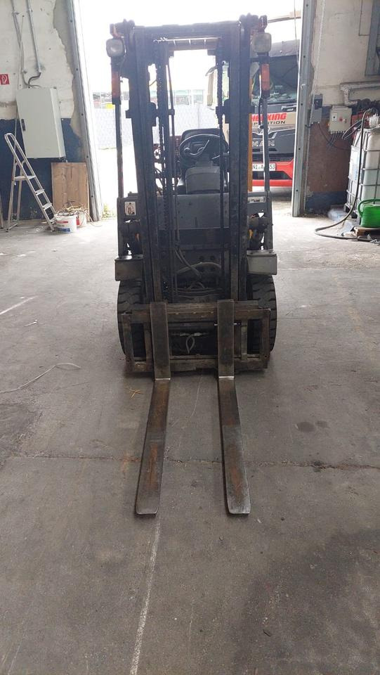 Gabelstapler TCM + Gas + 1,3 t Hub + Bj. 1999 - Carretilla elevadora de gas: foto 2 Gabelstapler TCM + Gas + 1,3 t Hub + Bj. 1999 - Carretilla elevadora de gas: foto 2