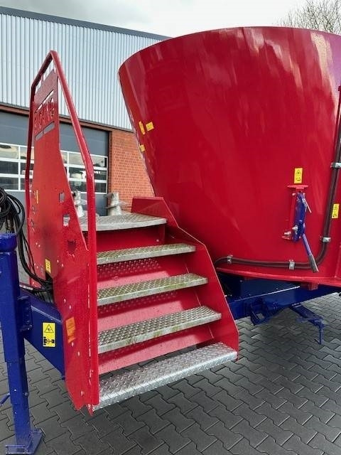 Mayer Siloking Futtermischwagen 20-30cb - Desensiladora: foto 2 Mayer Siloking Futtermischwagen 20-30cb - Desensiladora: foto 2