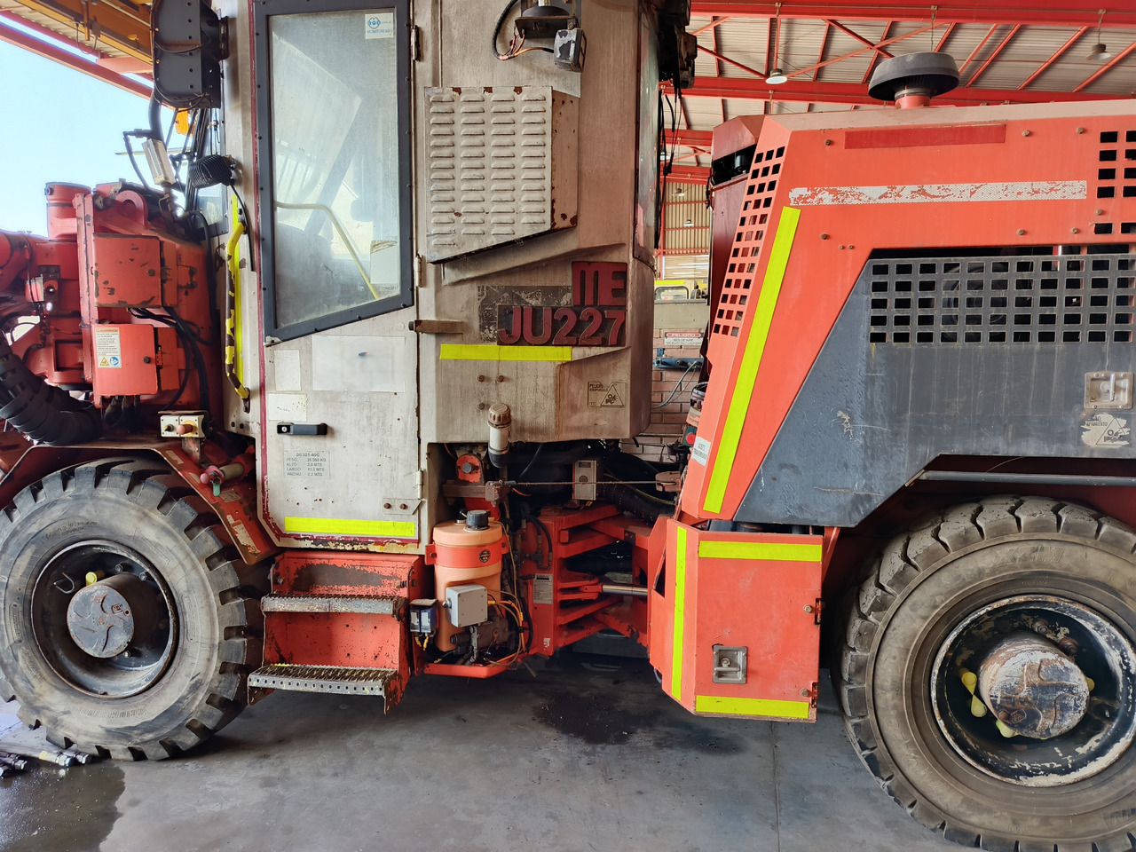 SANDVIK DD321-40C - Maquinaria para minería: foto 2 SANDVIK DD321-40C - Maquinaria para minería: foto 2