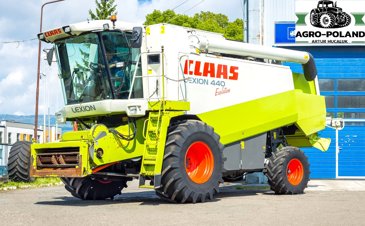 CLAAS LEXION 440 EVOLUTION - 2003 ROK + CLAAS VARIO 600 - 2014 ROK - Cosechadora de granos: foto 1 CLAAS LEXION 440 EVOLUTION - 2003 ROK + CLAAS VARIO 600 - 2014 ROK - Cosechadora de granos: foto 1