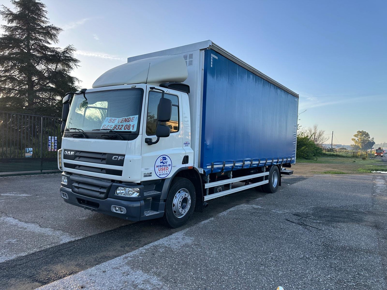 DAF CF 75.310 - Camión lona: foto 1 DAF CF 75.310 - Camión lona: foto 1