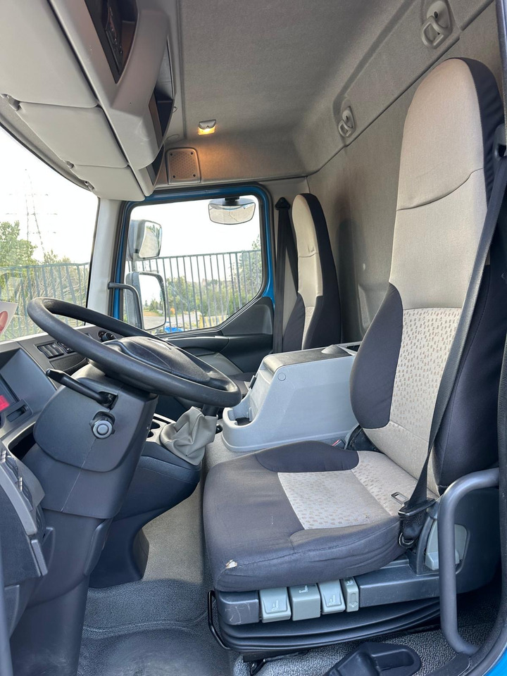 RENAULT midlum 14.220 - Camión lona: foto 3 RENAULT midlum 14.220 - Camión lona: foto 3