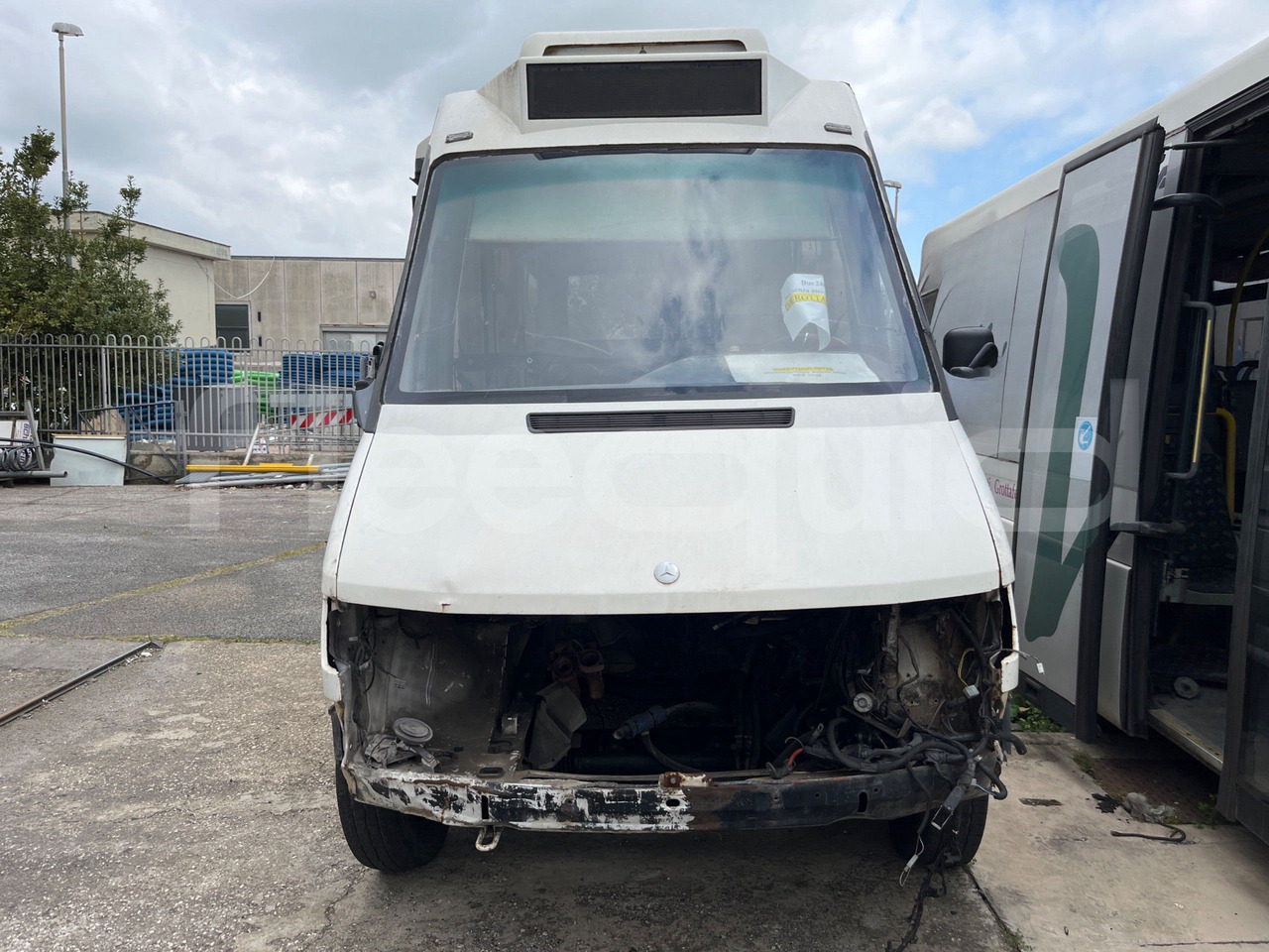 Mercedes-Benz 414T - Minibús, Furgoneta de pasajeros: foto 2 Mercedes-Benz 414T - Minibús, Furgoneta de pasajeros: foto 2
