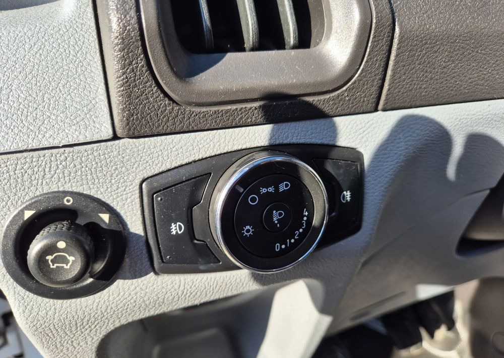 Furgón Ford TRANSIT 2.0 130KM: foto 17