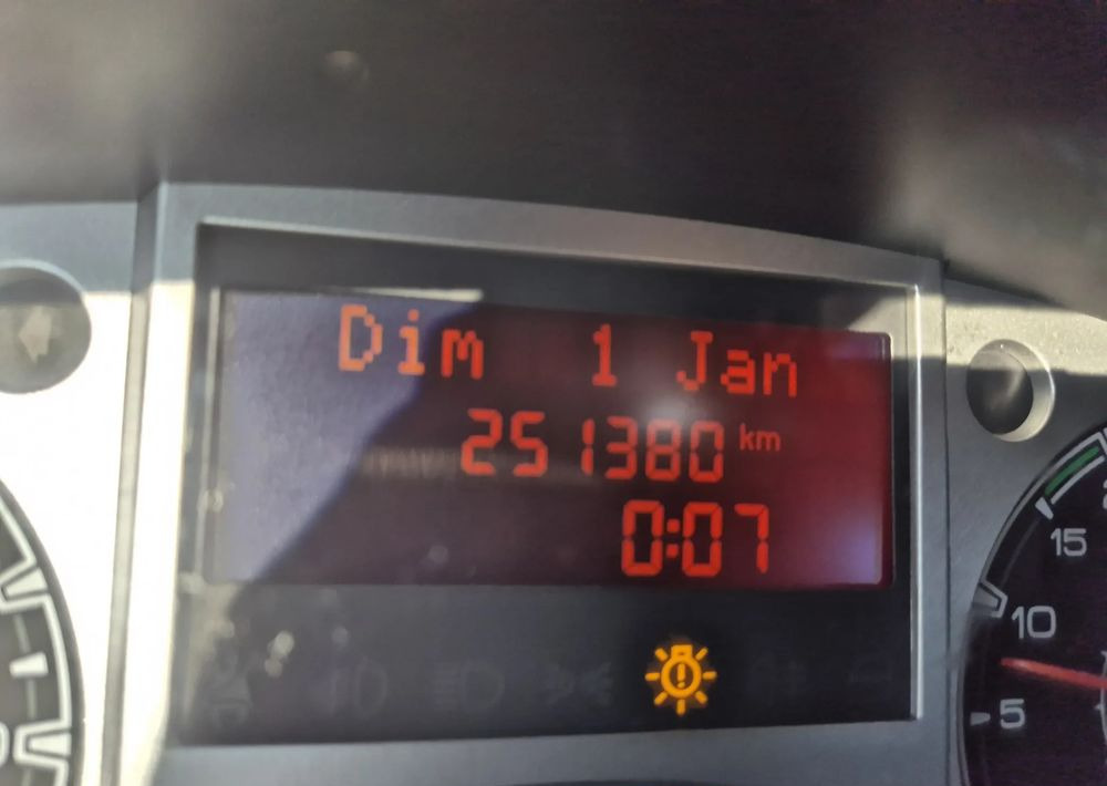 Leasing de  Iveco 35c15 3.0 150KM Iveco 35c15 3.0 150KM: foto 10 Leasing de  Iveco 35c15 3.0 150KM Iveco 35c15 3.0 150KM: foto 10