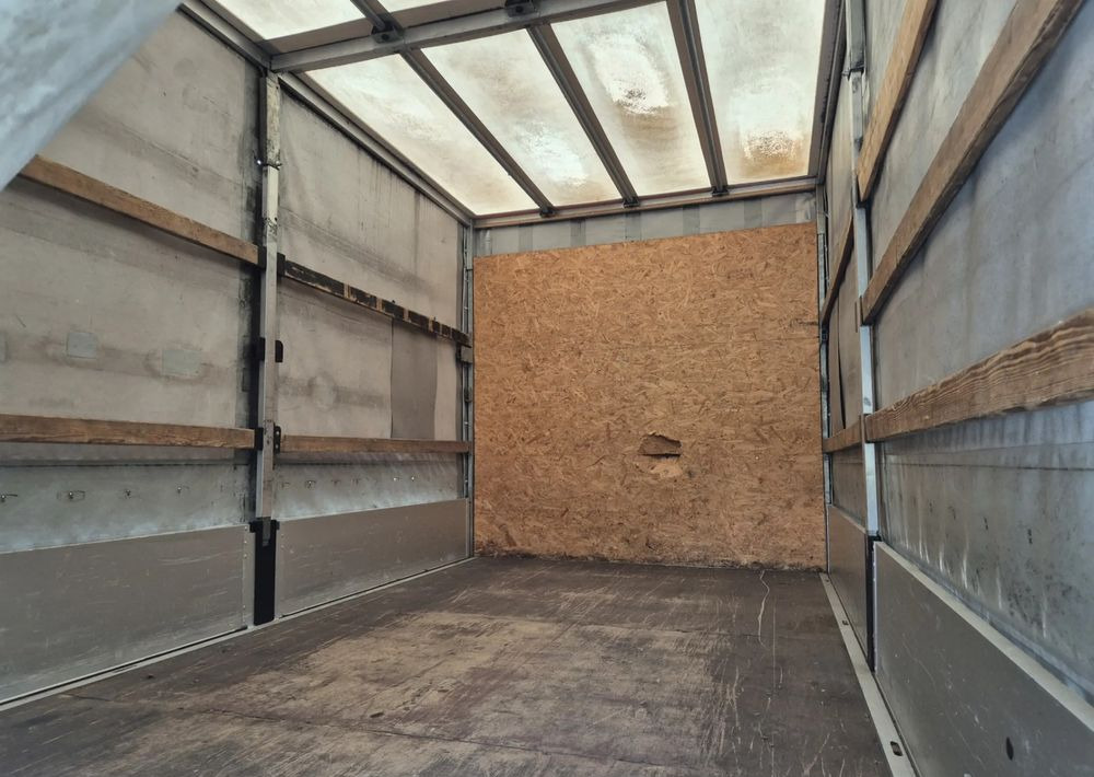 Iveco 35s14 140KM - Furgoneta con caja de lona: foto 4 Iveco 35s14 140KM - Furgoneta con caja de lona: foto 4