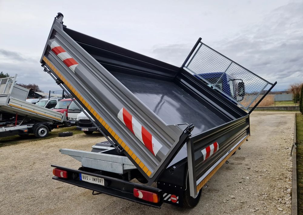 Nissan Atleon 3.0 - Volquete furgoneta: foto 5 Nissan Atleon 3.0 - Volquete furgoneta: foto 5