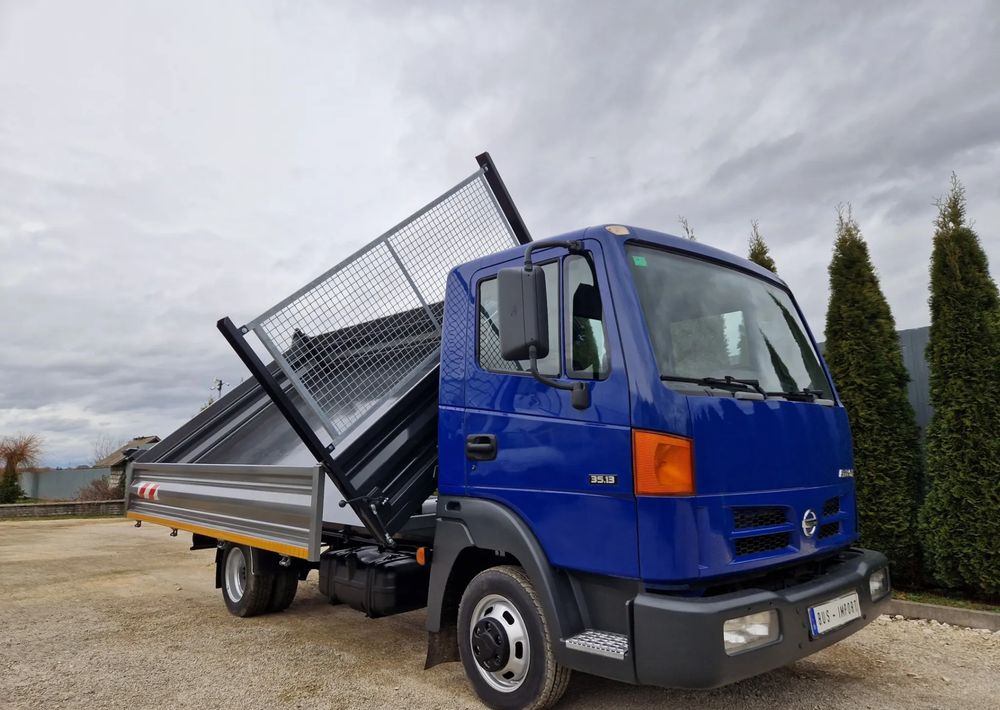 Nissan Atleon 3.0 - Volquete furgoneta: foto 3 Nissan Atleon 3.0 - Volquete furgoneta: foto 3