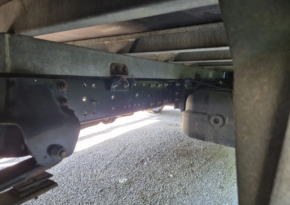 Renault D Gama 3.0Dxi 150KM Iveco  Plandeka - Caja abierta furgoneta: foto 5 Renault D Gama 3.0Dxi 150KM Iveco  Plandeka - Caja abierta furgoneta: foto 5