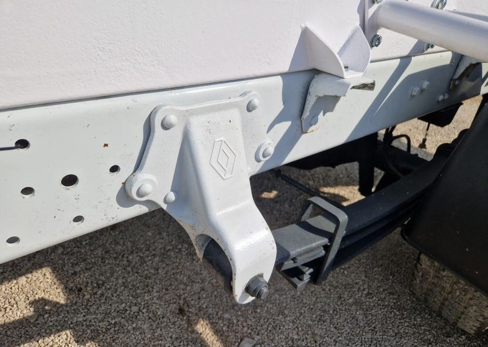 Leasing de Renault Mascott 3.0 DXI Renault Mascott 3.0 DXI: foto 8 Leasing de Renault Mascott 3.0 DXI Renault Mascott 3.0 DXI: foto 8