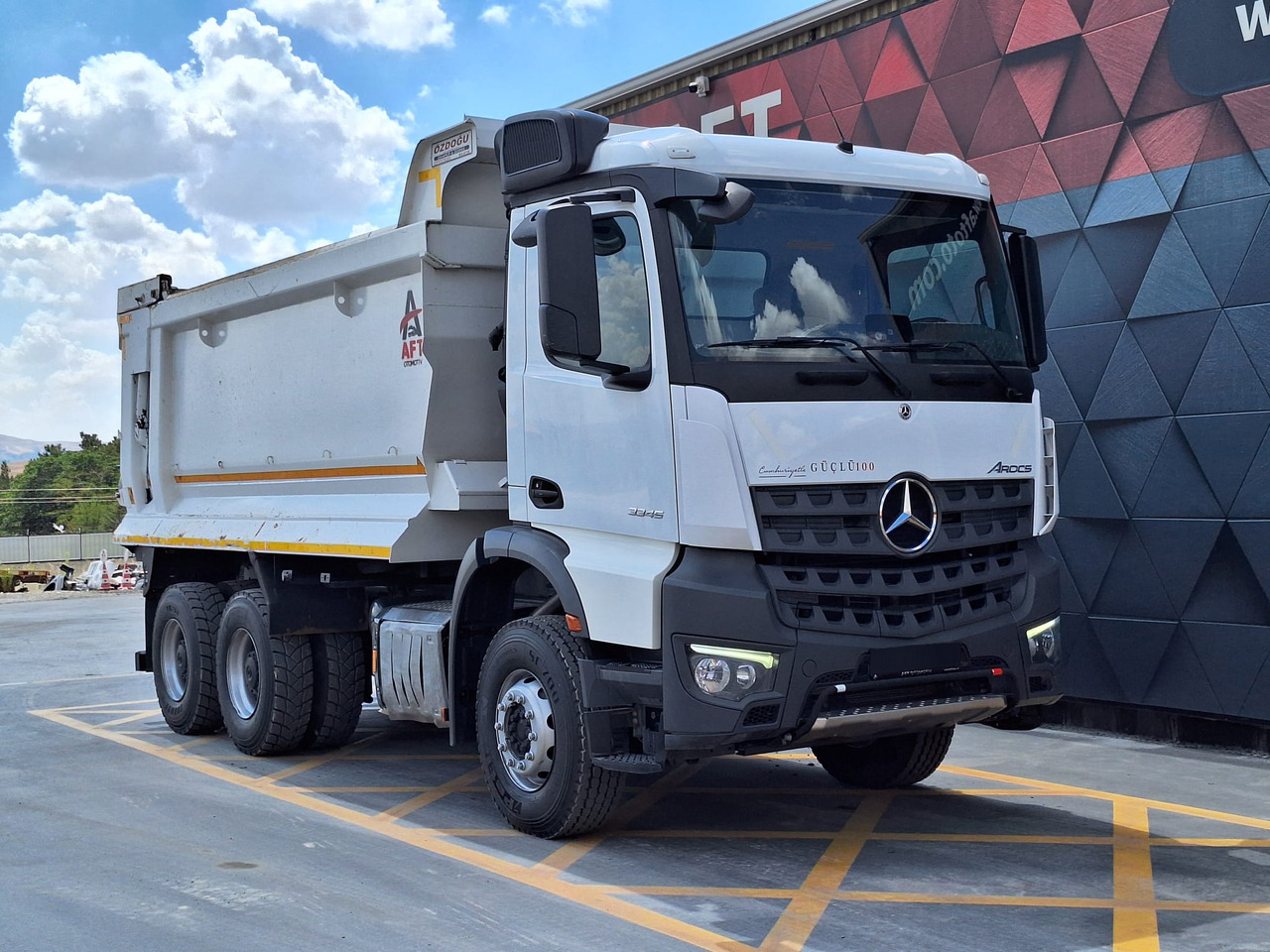 MERCEDES-BENZ AROCS 3345 - Camión volquete: foto 3 MERCEDES-BENZ AROCS 3345 - Camión volquete: foto 3