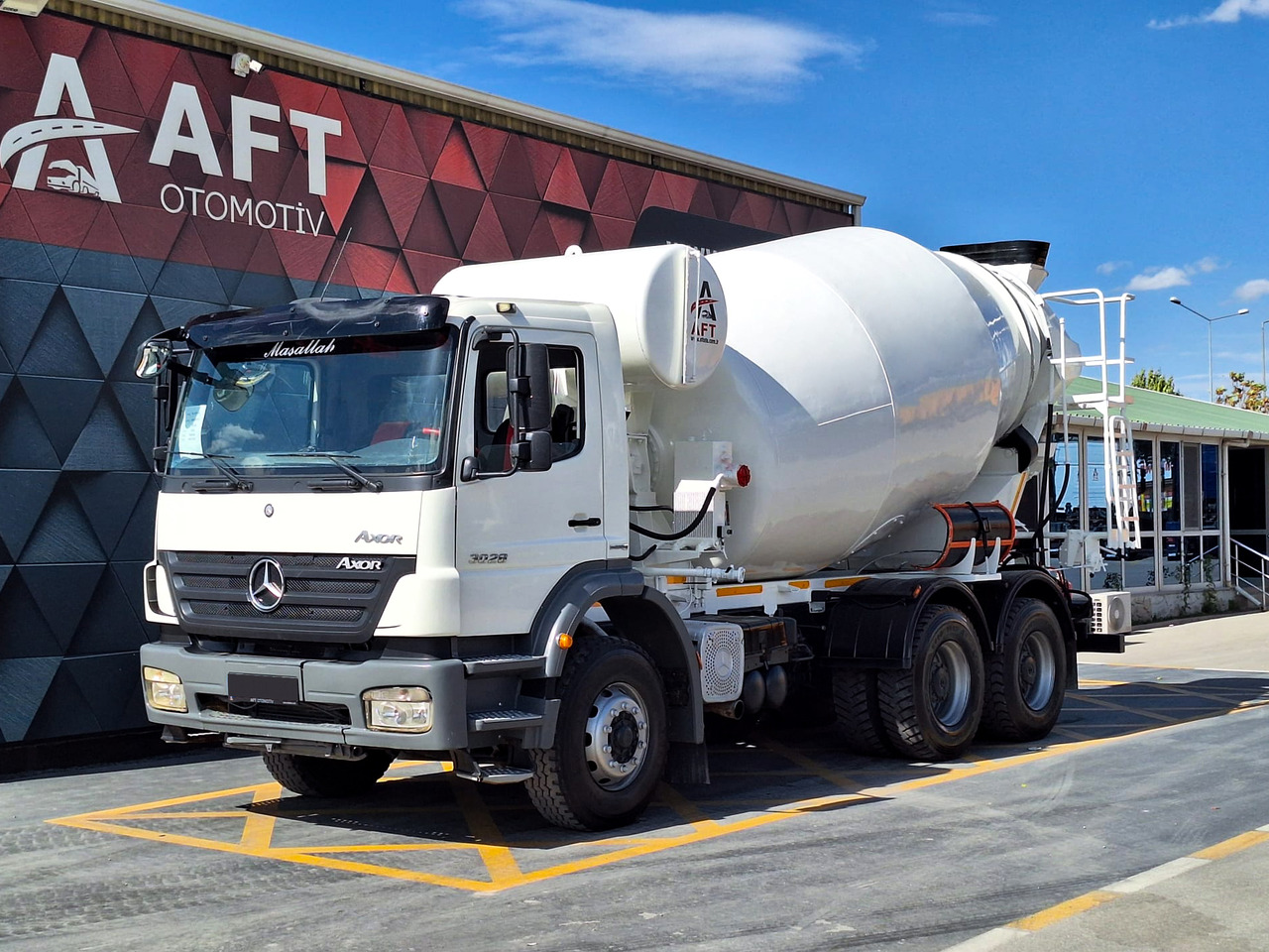 MERCEDES-BENZ AXOR 3028 - Camión hormigonera: foto 1 MERCEDES-BENZ AXOR 3028 - Camión hormigonera: foto 1