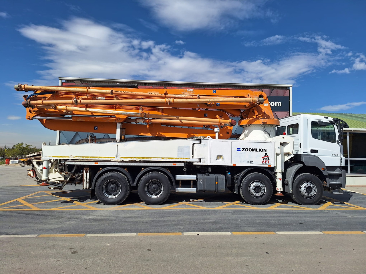MERCEDES-BENZ AXOR 4140 ZOOMLION 43X-5RZ - Bomba de hormigón: foto 4 MERCEDES-BENZ AXOR 4140 ZOOMLION 43X-5RZ - Bomba de hormigón: foto 4