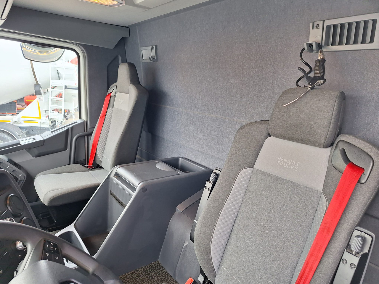 Camión volquete RENAULT K 520: foto 16 Camión volquete RENAULT K 520: foto 16