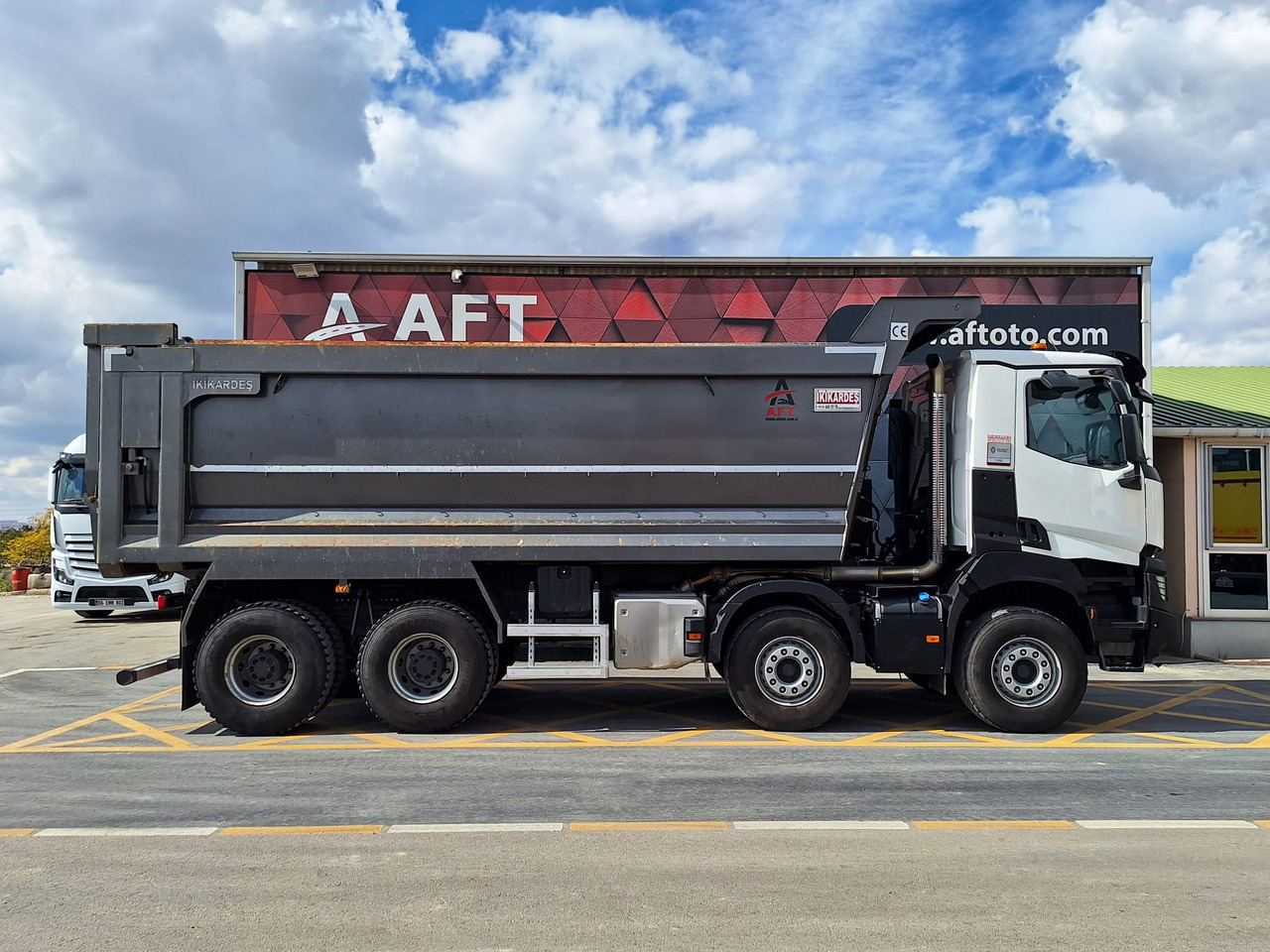 RENAULT K 520 - Camión volquete: foto 4 RENAULT K 520 - Camión volquete: foto 4