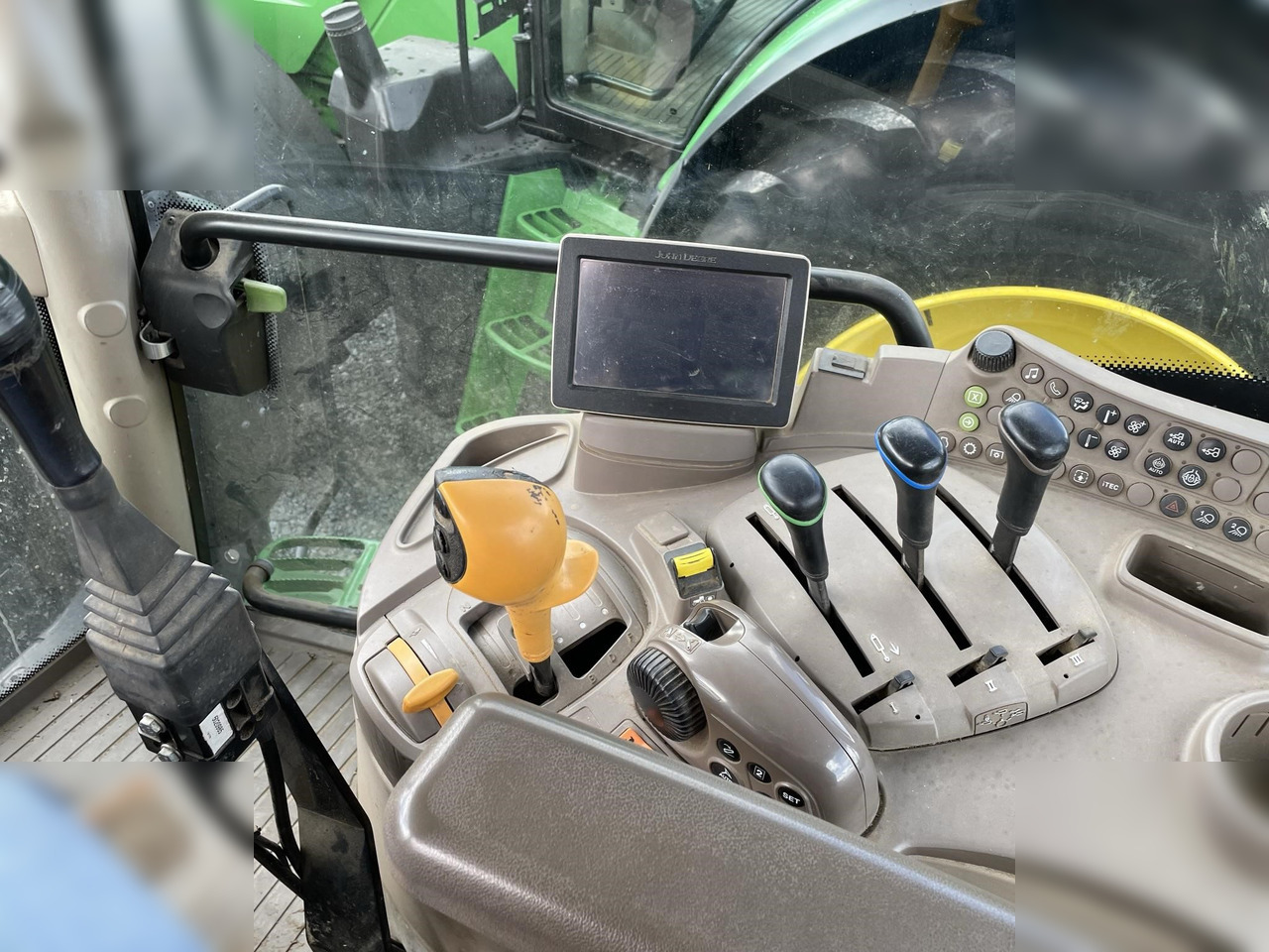 2016 JOHN DEERE 6110R - Tractor: foto 4 2016 JOHN DEERE 6110R - Tractor: foto 4
