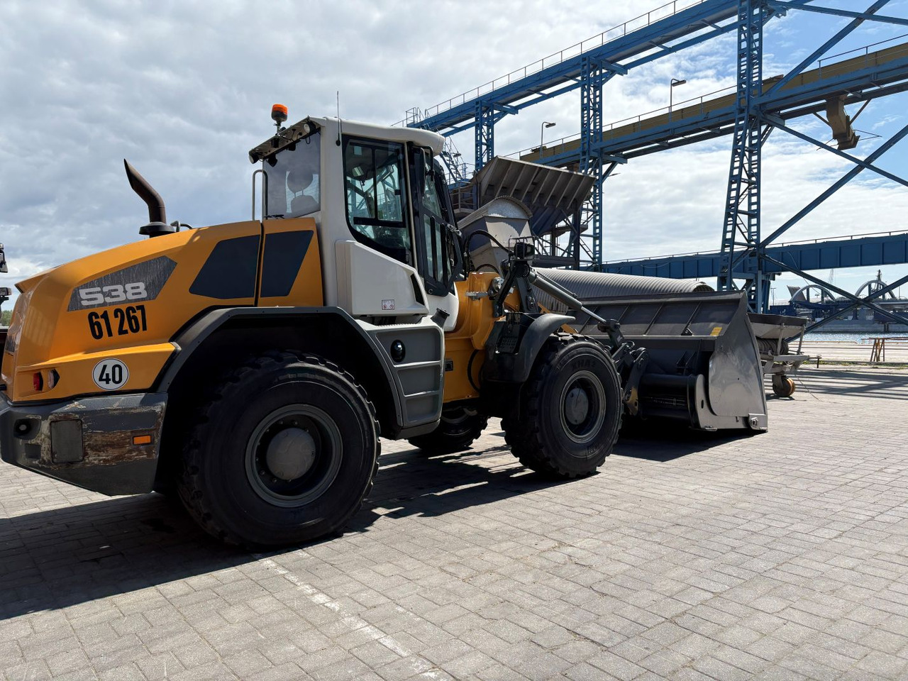 LIEBHERR L538 - Cargadora de ruedas: foto 3 LIEBHERR L538 - Cargadora de ruedas: foto 3