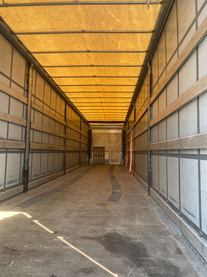 Schmitz Cargobull SCS 24/ Tautliner/Liftachse/Alufelgen/Pal.Kasten - Semirremolque lona: foto 4 Schmitz Cargobull SCS 24/ Tautliner/Liftachse/Alufelgen/Pal.Kasten - Semirremolque lona: foto 4