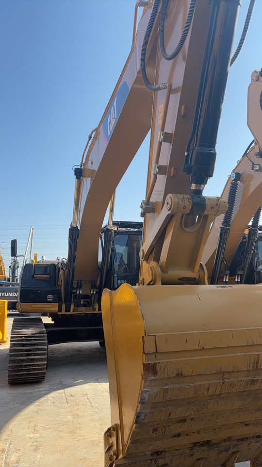 CATERPILLAR 330D2L - Excavadora de cadenas: foto 1 CATERPILLAR 330D2L - Excavadora de cadenas: foto 1