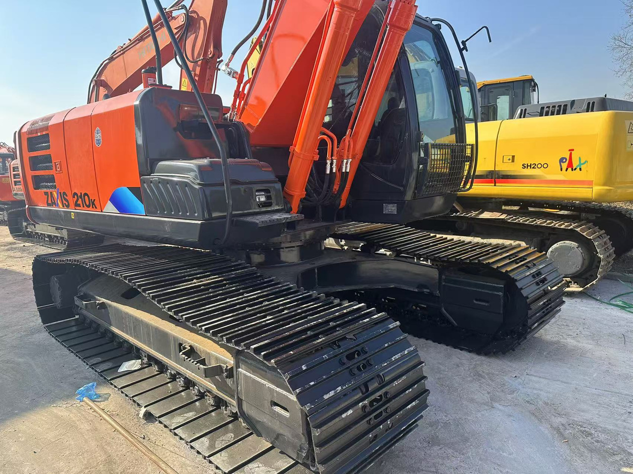 HITACHI ZX210K crawler excavators - Excavadora de cadenas: foto 5 HITACHI ZX210K crawler excavators - Excavadora de cadenas: foto 5
